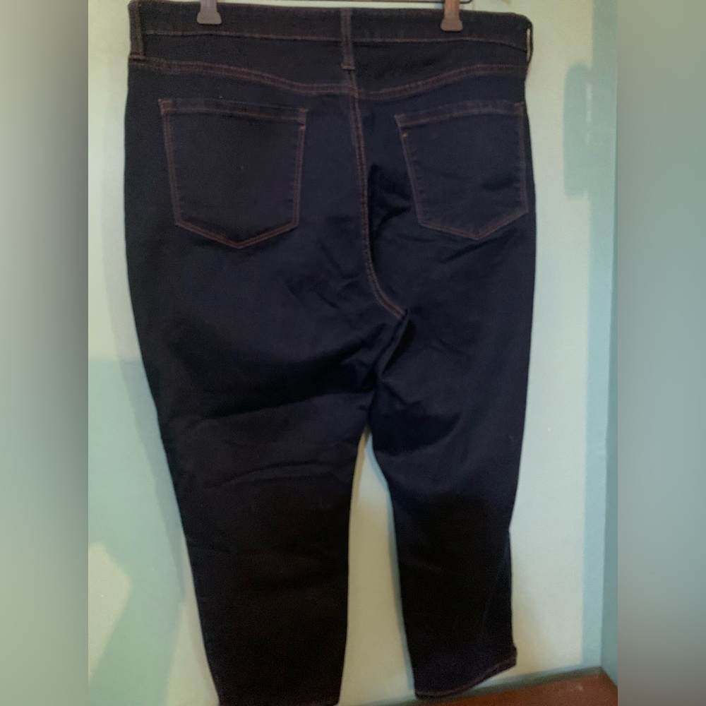 Cropped jeggings in new condition.